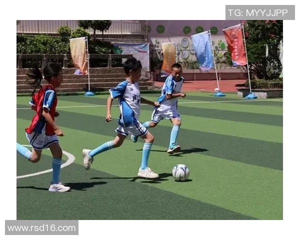 足球1启航：开启梦想之旅，探索绿茵场上的无限可能与激情